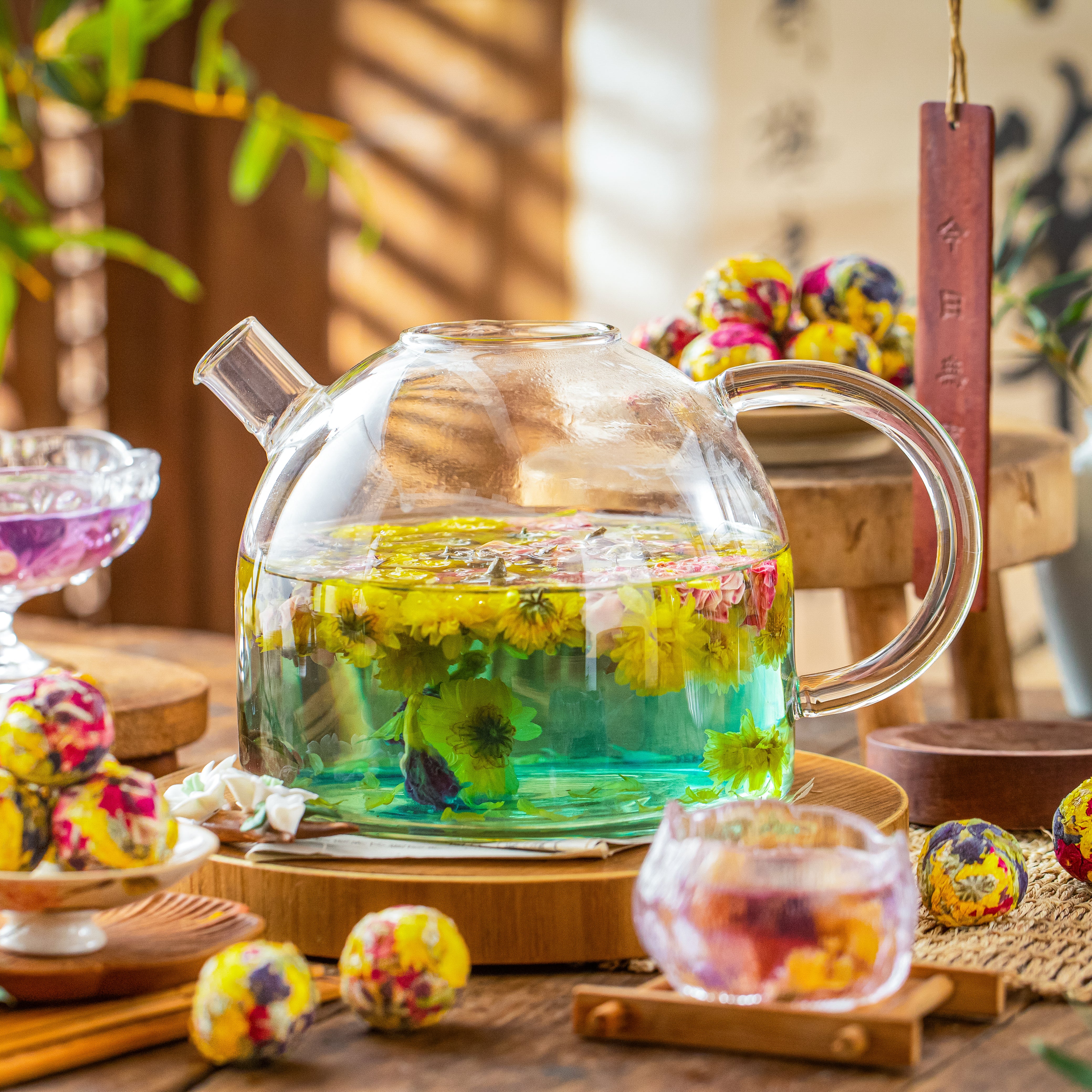 Magic Gathering Bundle: 18 Flowering Tea Blooms & Glass Teapot